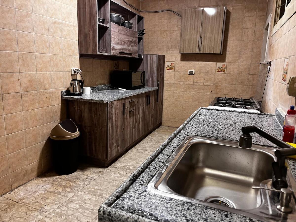 Royal Nile View 4br Apartment *