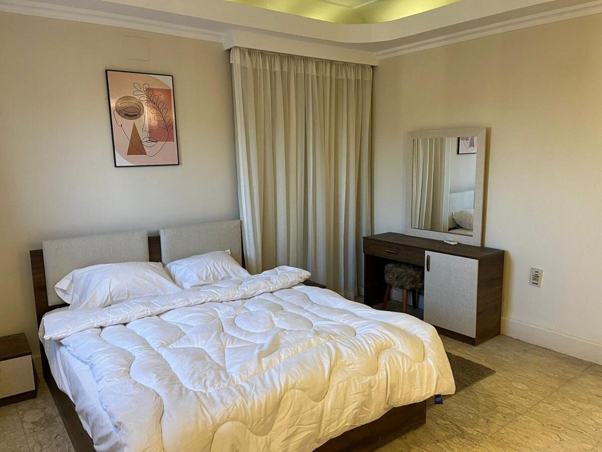 Royal Nile View 4br Cairo