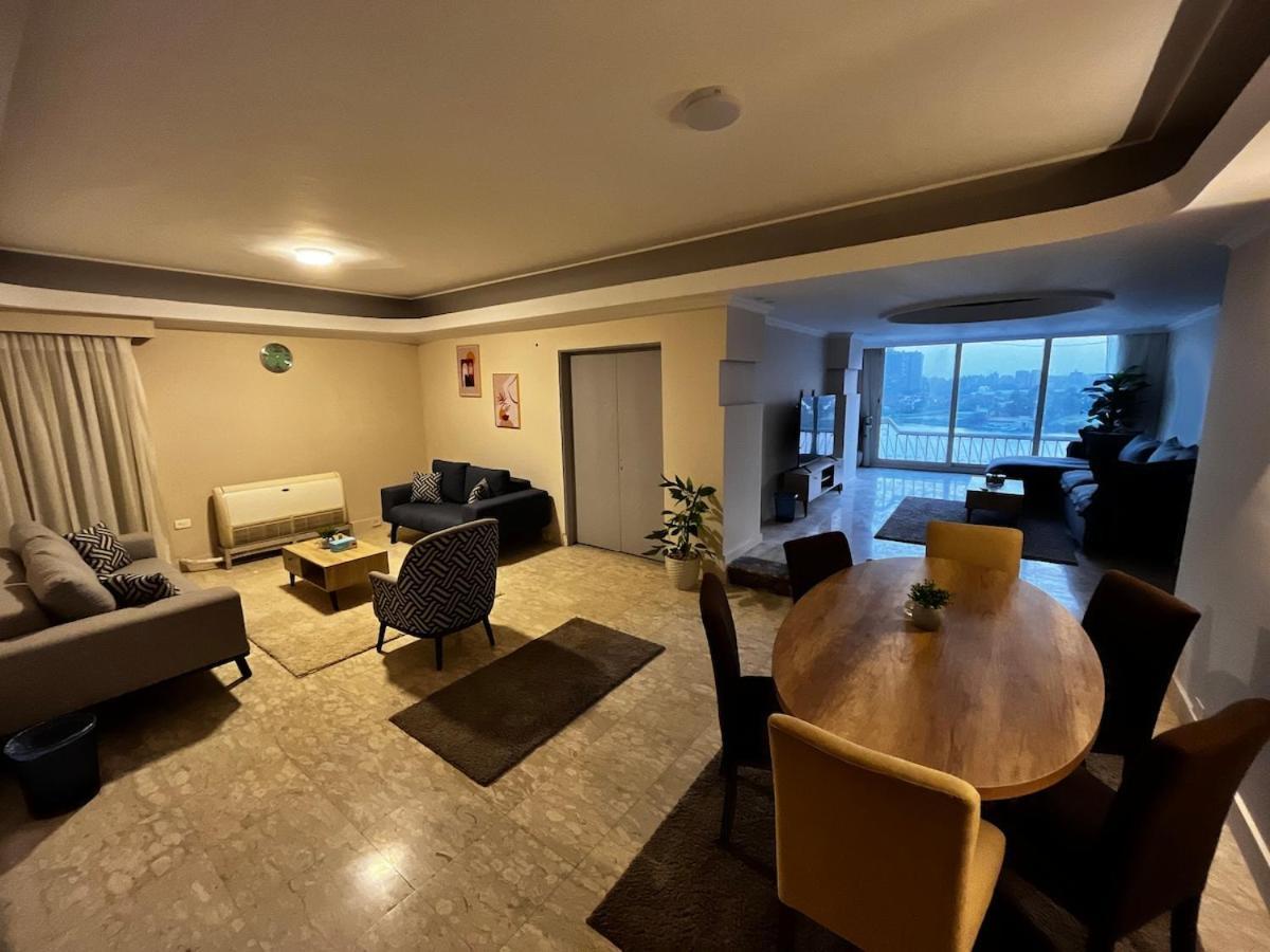 Royal Nile View 4br Apartment *