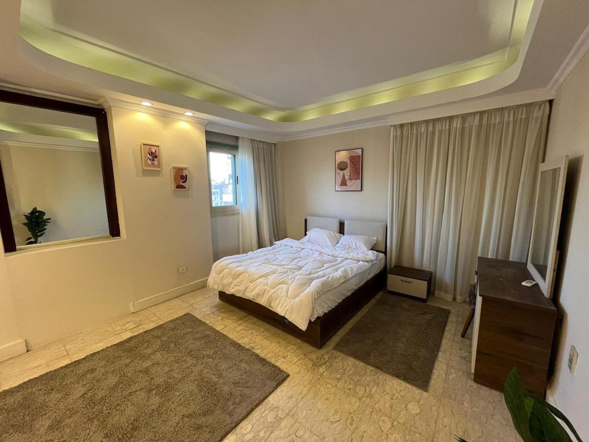 Royal Nile View 4br Apartment Cairo