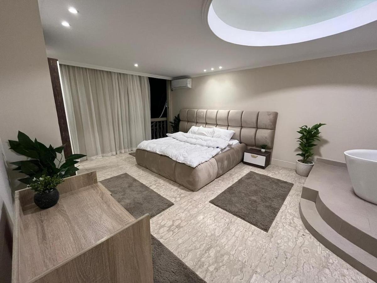 Apartment Royal Nile View 4br